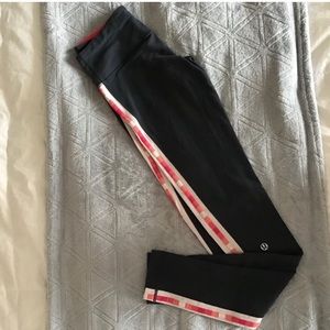 Lululemon Grey & pink wonder under leggings